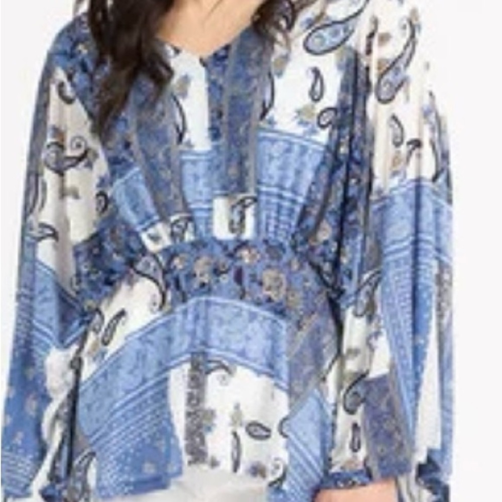 BNWT- Super cute blue and white paisley pattern wide sleeve peplum top xl